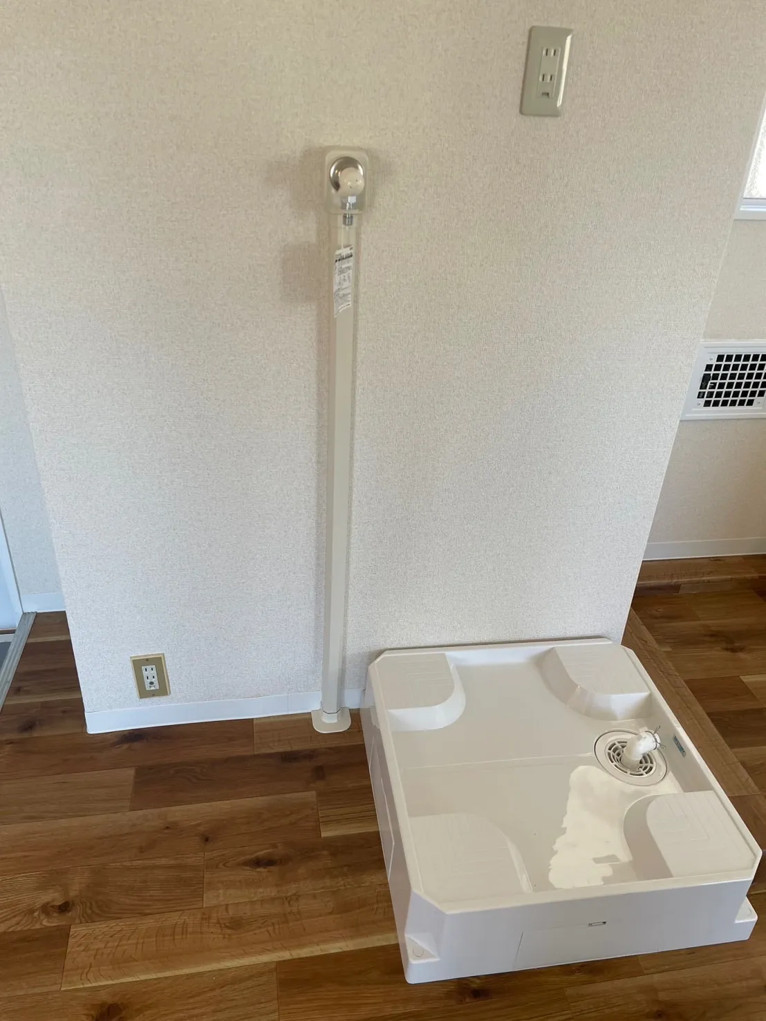 ベランダにあった洗濯機置き場を室内に作りました！